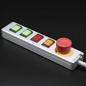 製品検索 | SBOX-40x20(E)-非常停止+照光式押ボタン4点/NKK製付-1m配線