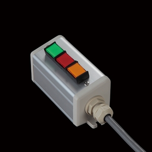 SBOX-50x57(D)-照光式押ボタン（角形）3点/オムロン製付-1m配線済
