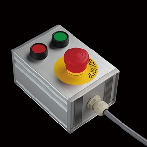 SBOX-105x80-照光式非常停止+押ボタン2点/IDEC製付-1m配線済